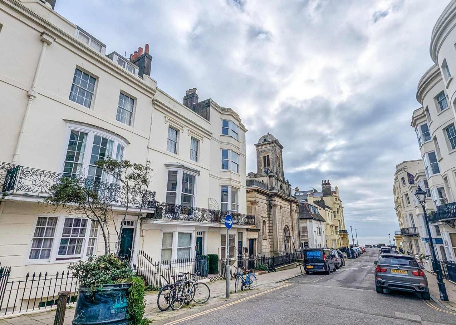 The At Waterloo Sea View By Lets