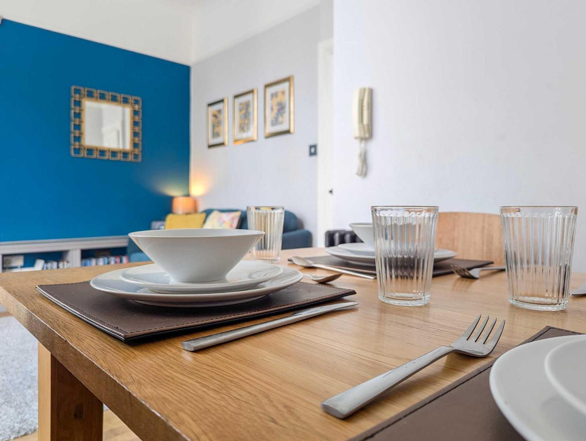 The At Waterloo Sea View By Lets Apartment